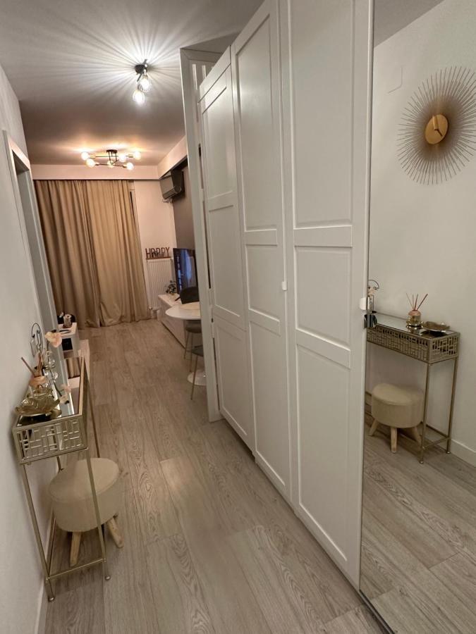 Boutique Apartment Bukarest Exteriör bild
